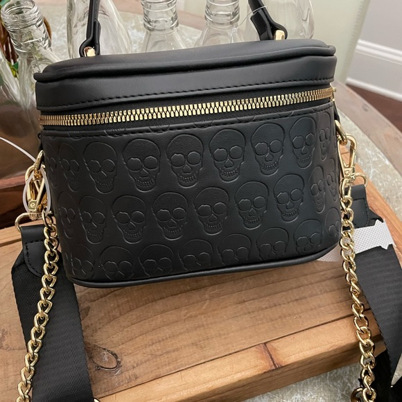 Betsey Johnson “ORGANIZE WITH ME” Removable Pouch Black XOBright
Crossbody bag - Picture 4 of 12